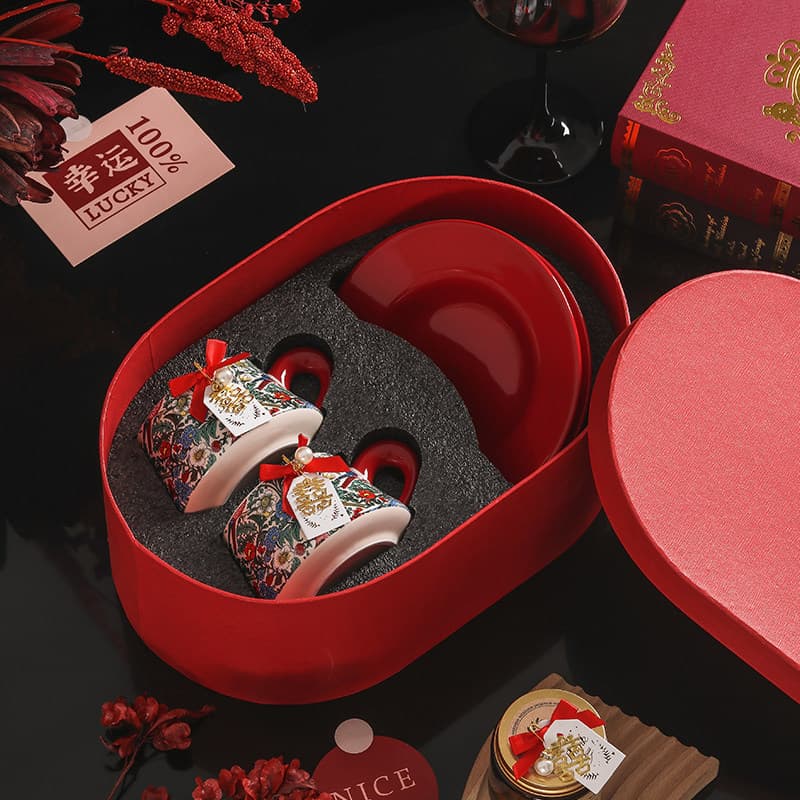 Matching cups - red + red morris floral cup and saucer set [red oval gift box]