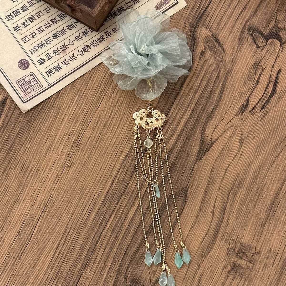 Green flower hairpin