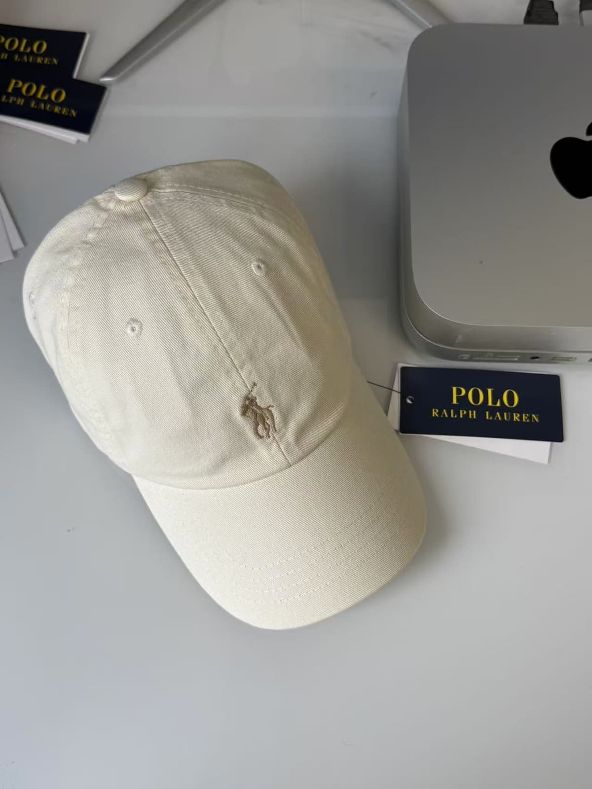 Milk white gold label