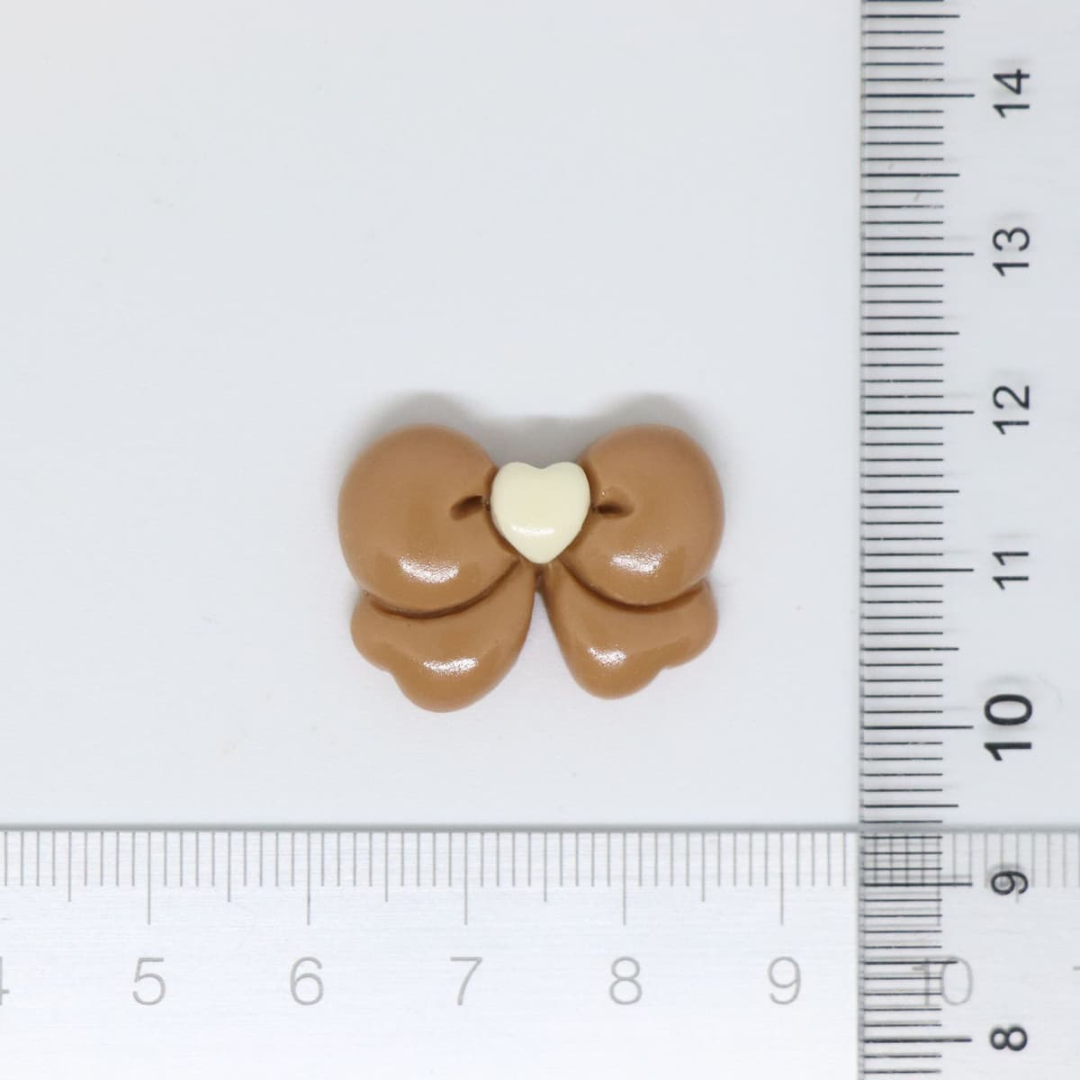 Brown bow