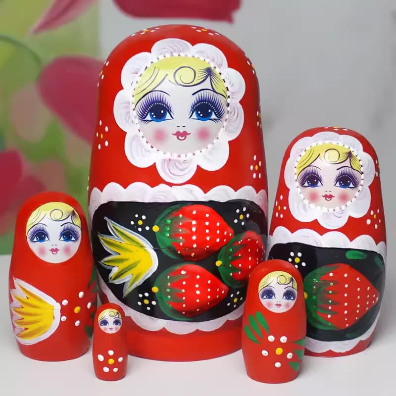 5 layers of red strawberries ( 11cm high )