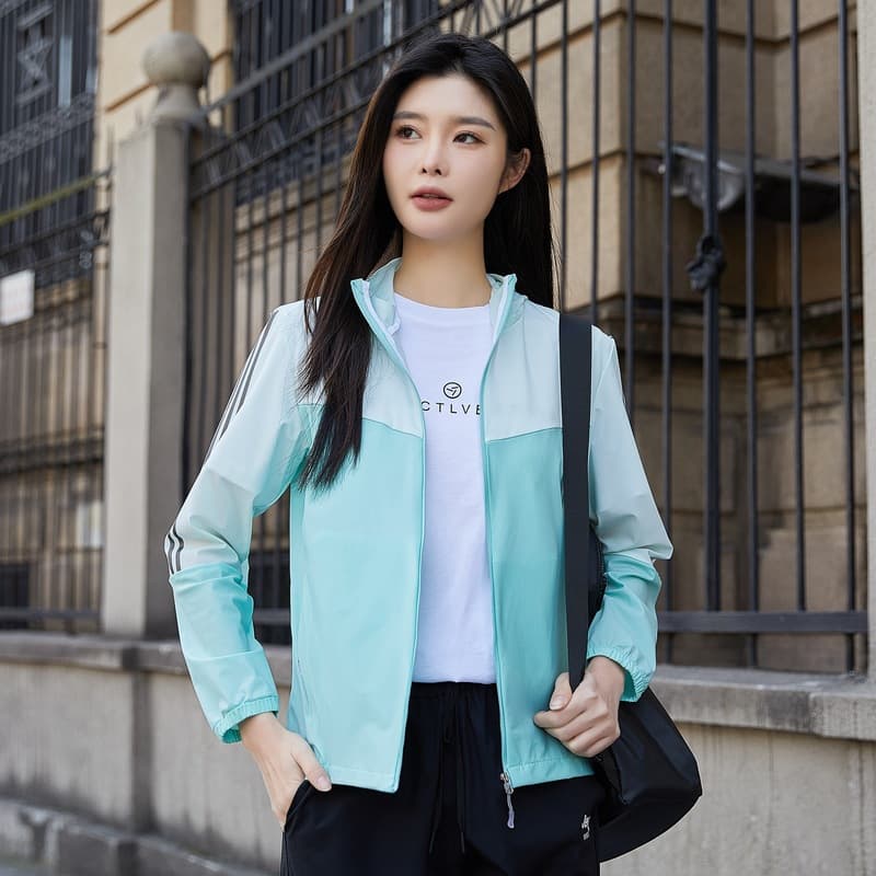 Women's light green