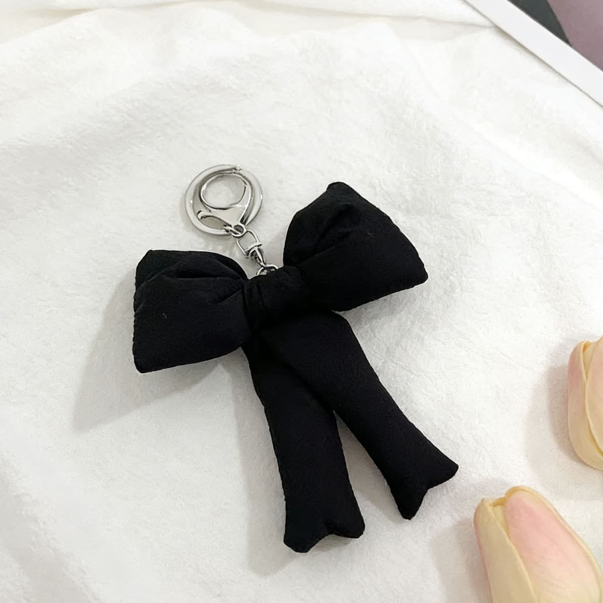Black bow style