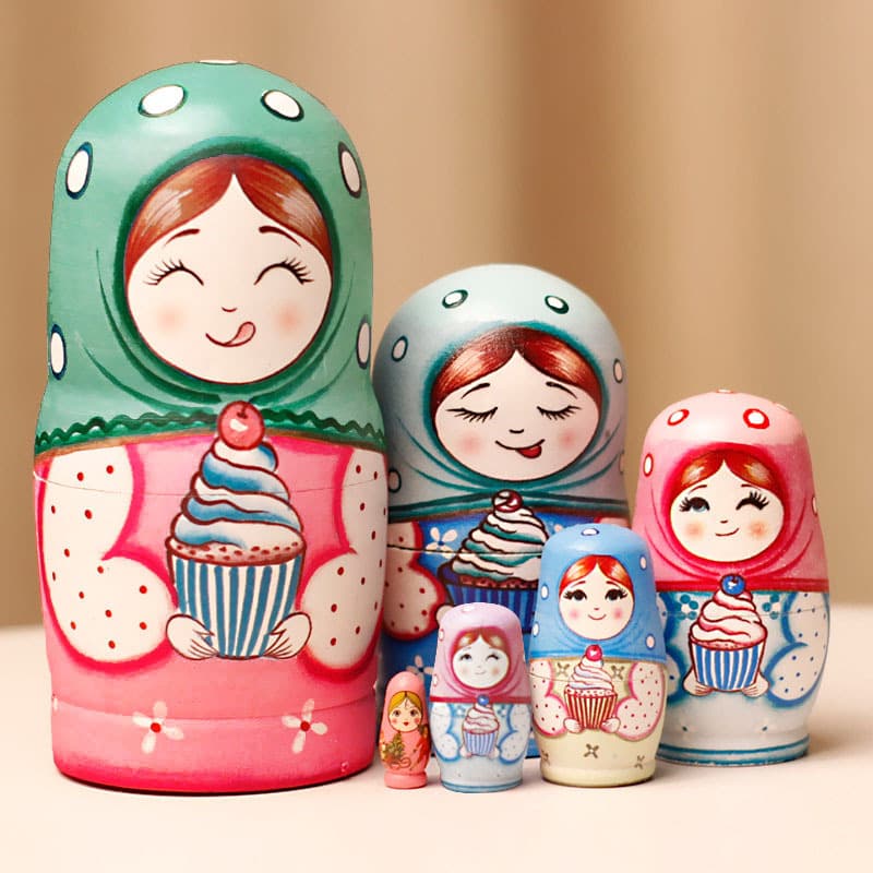6-layer green headscarf and pink clothes (15cm tall)