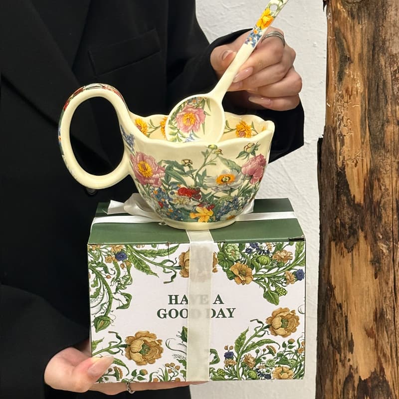 Curved handle cup - full of spring + flower spoon + portable gift box