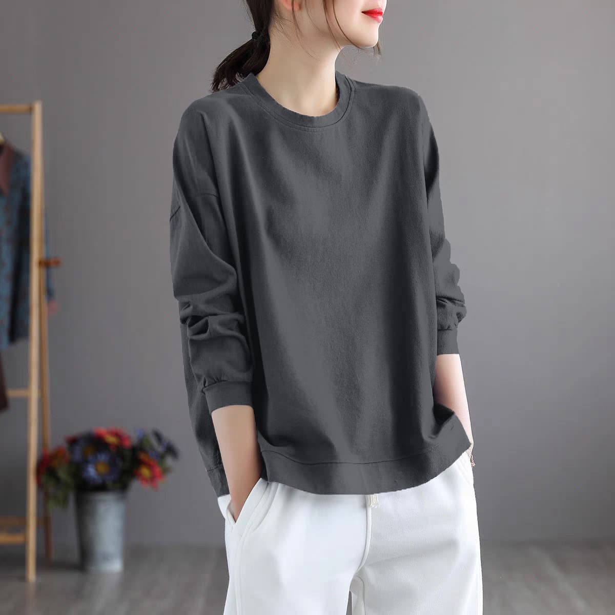 Gray (solid color)