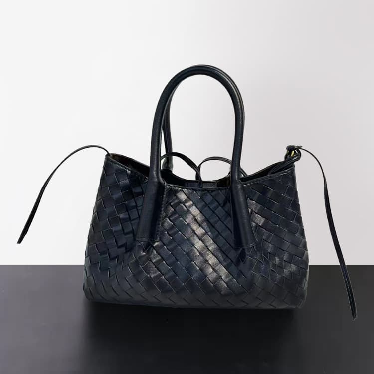 Black small size (26x12x16cm)