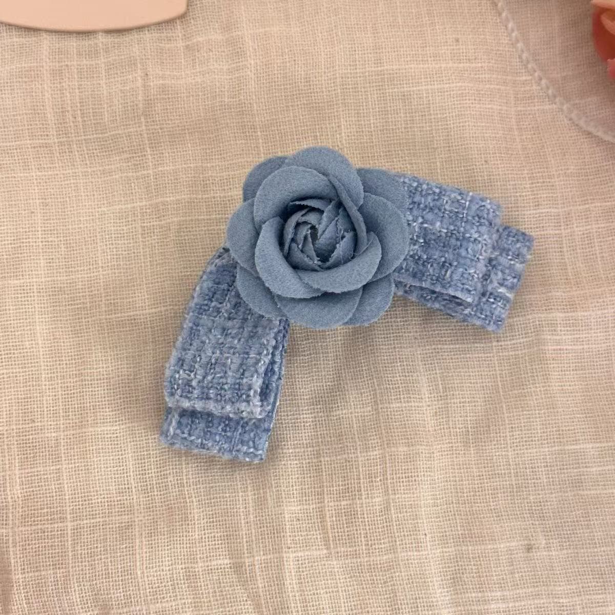 6052 drape camellia hair clip-blue