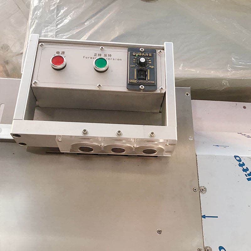 Elektrik sürüşmə tipli şüşə lifli lövhə və LED zolaq kəsmə maşını 2