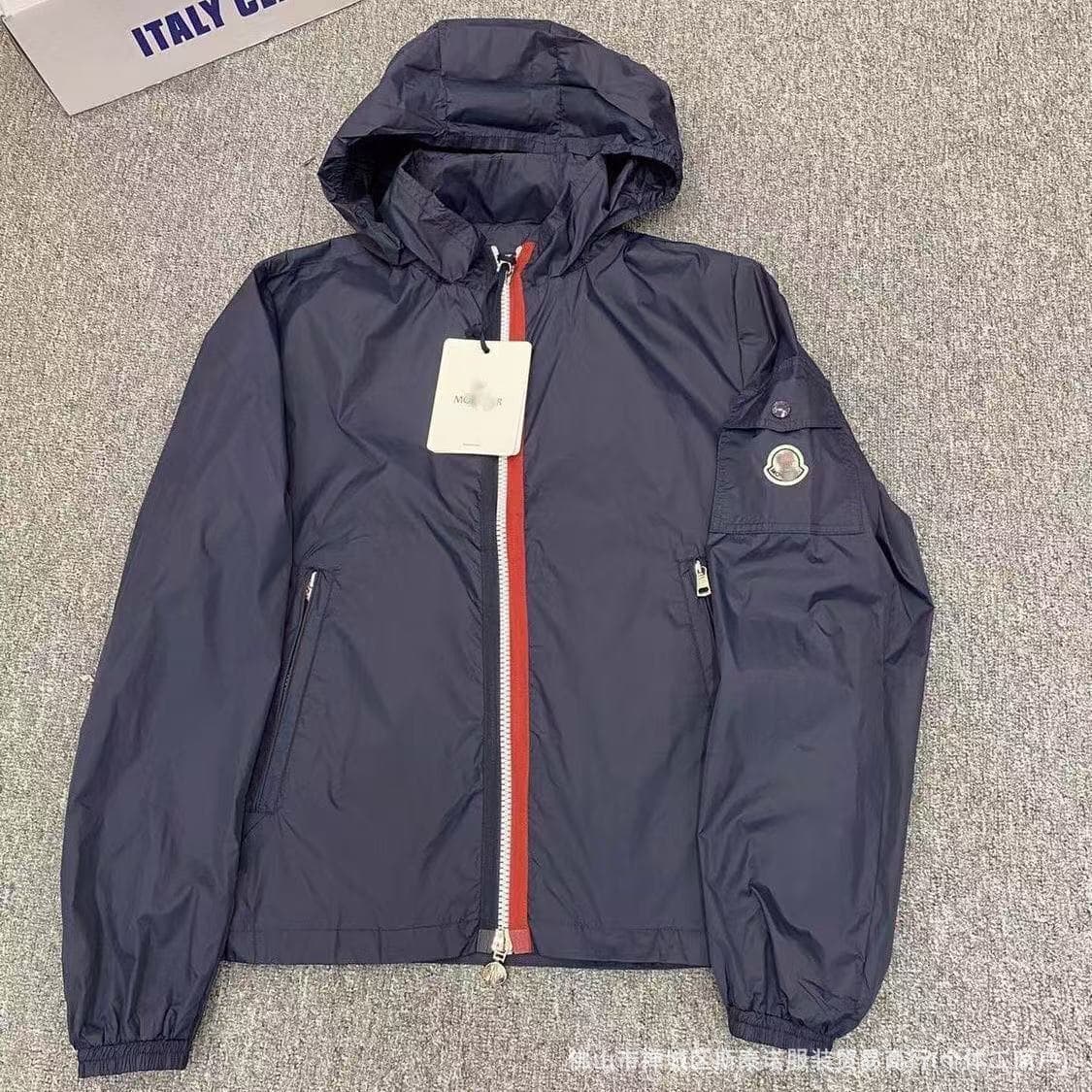 Color striped windbreaker navy blue