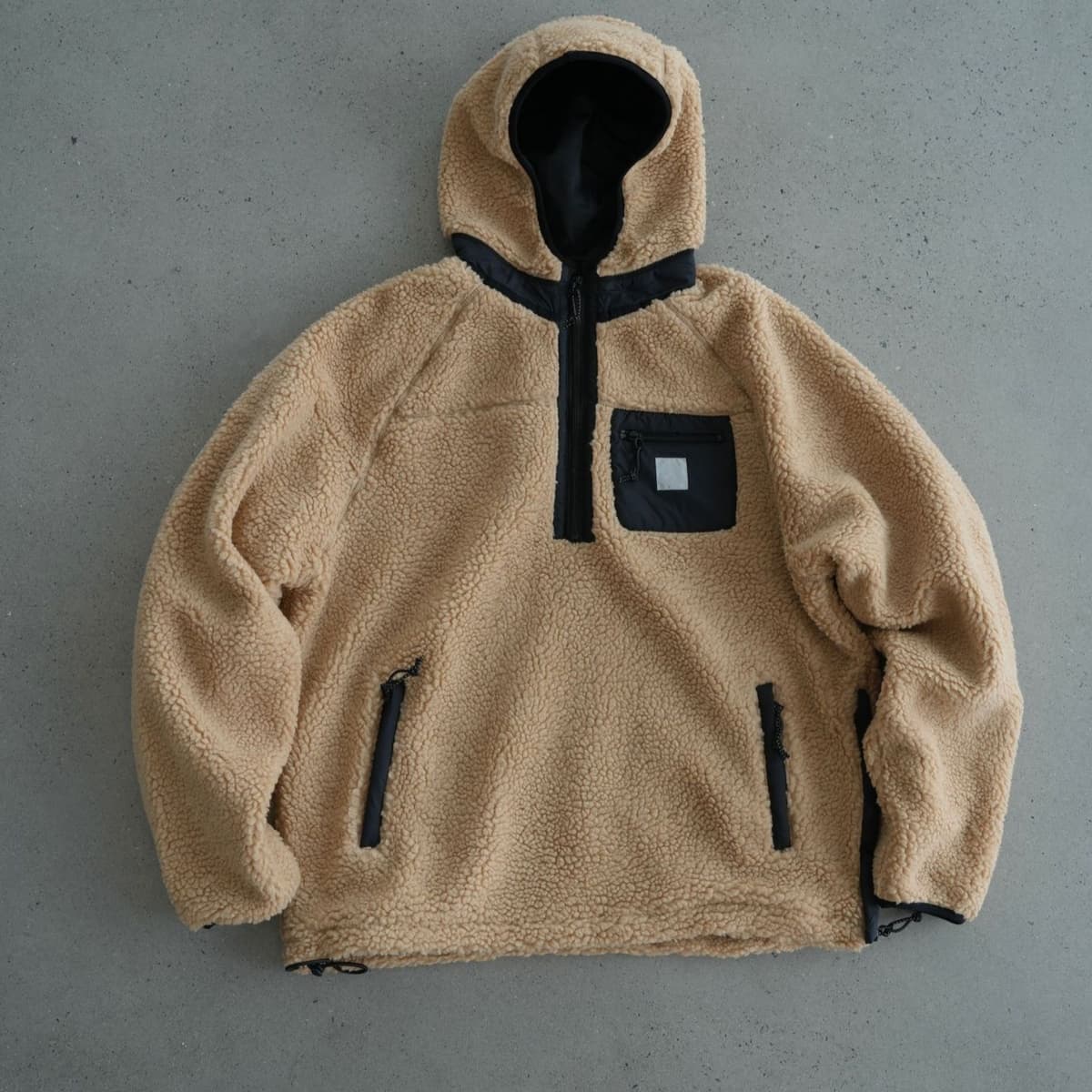 Hooded lambswool khaki