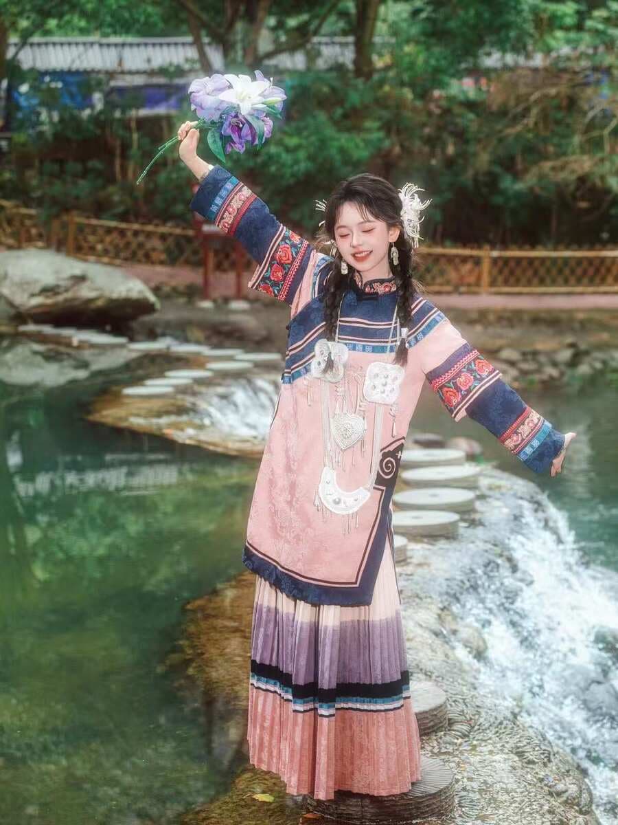 New Ethnic Minority Clothing, Liangshan Costumes, Yi Ethnic Clothing, Yunnan Torch Festival Travel Photography Photo Set 1