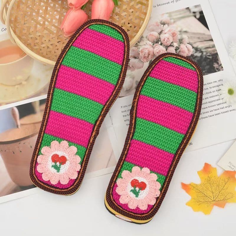 Wool with flowers (Green + red)