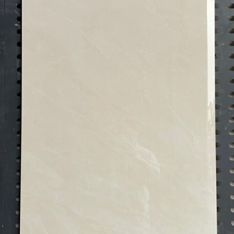 157002