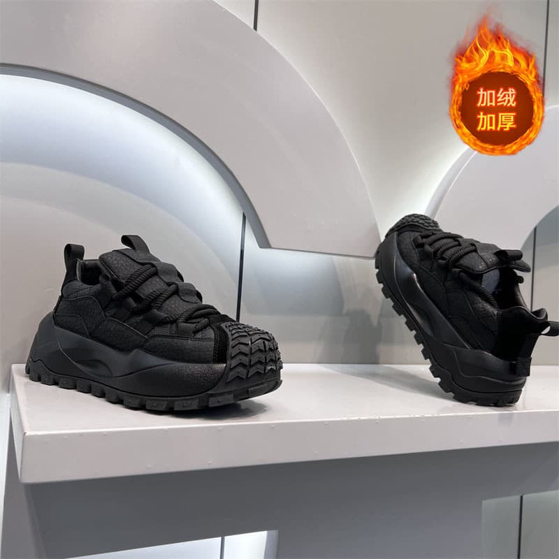 Black [fleece cotton shoes] will be shipped first