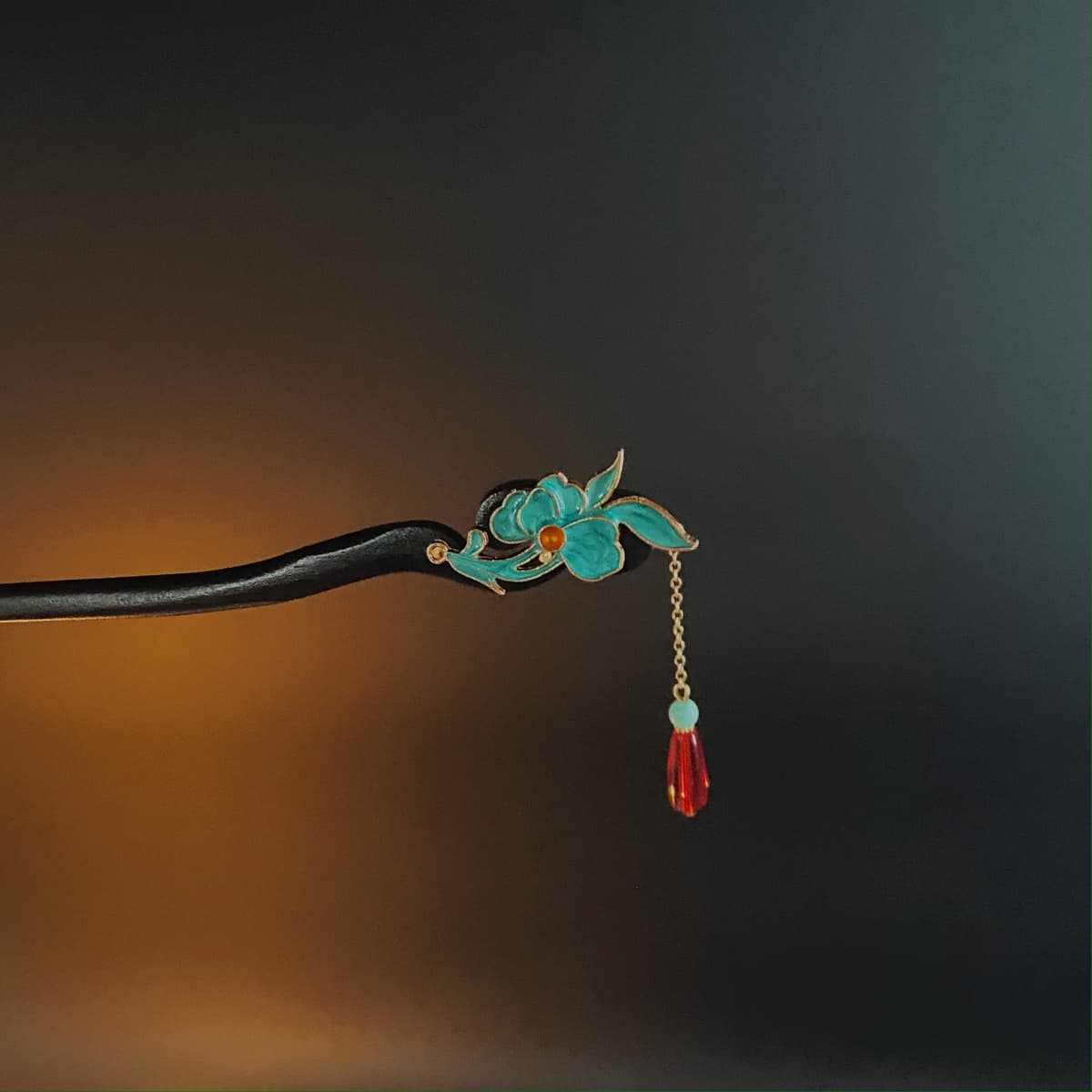 188# burning blue hairpin
