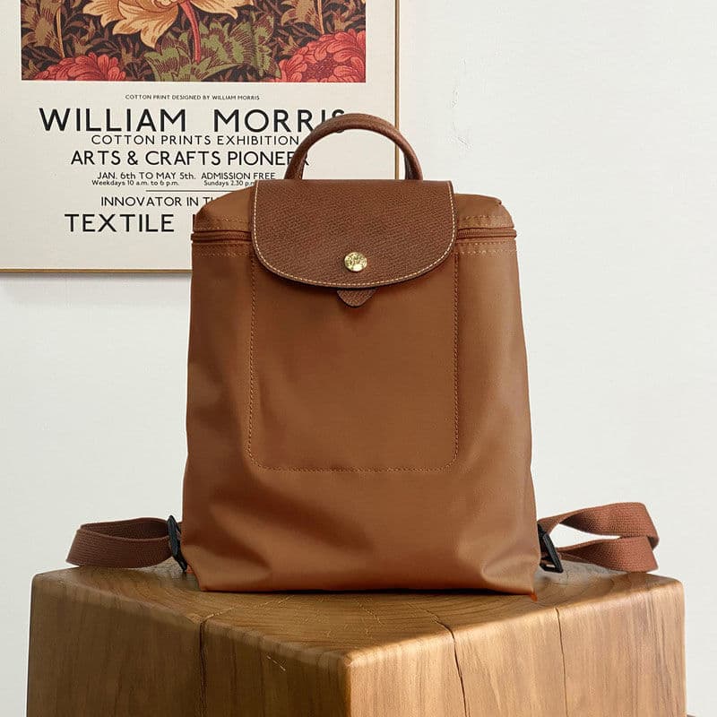 Classic cognac color shoulders