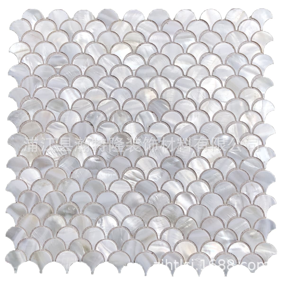 Fan-shaped seamed super white