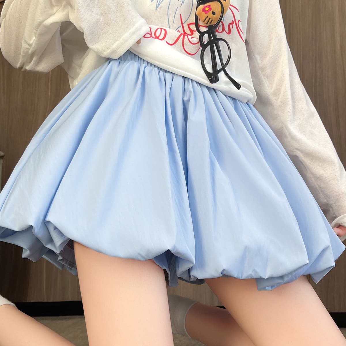 浅蓝色
