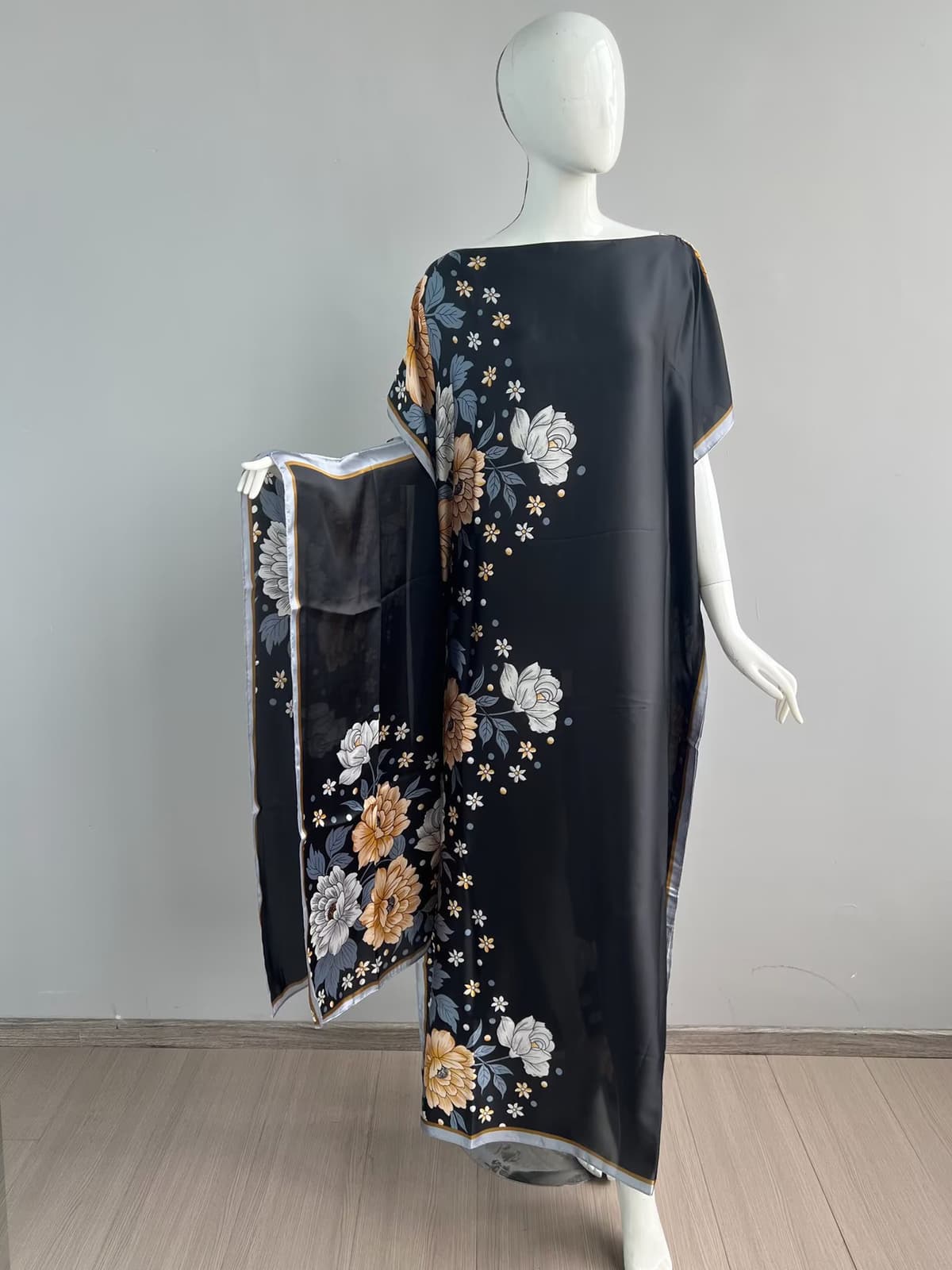204-flower love-black and white blue