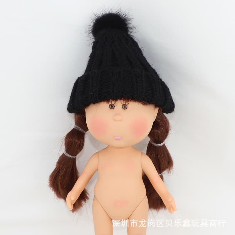 C151 black fur ball cap