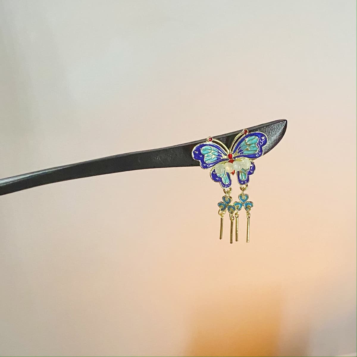 190# Pearl Blue Butterfly Tassel