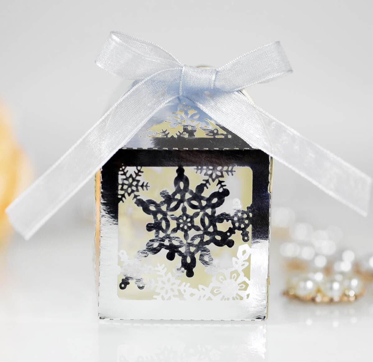 Amazon wedding laser candy box chocolate carton Christmas white snowflake hollow candy box in stock 3
