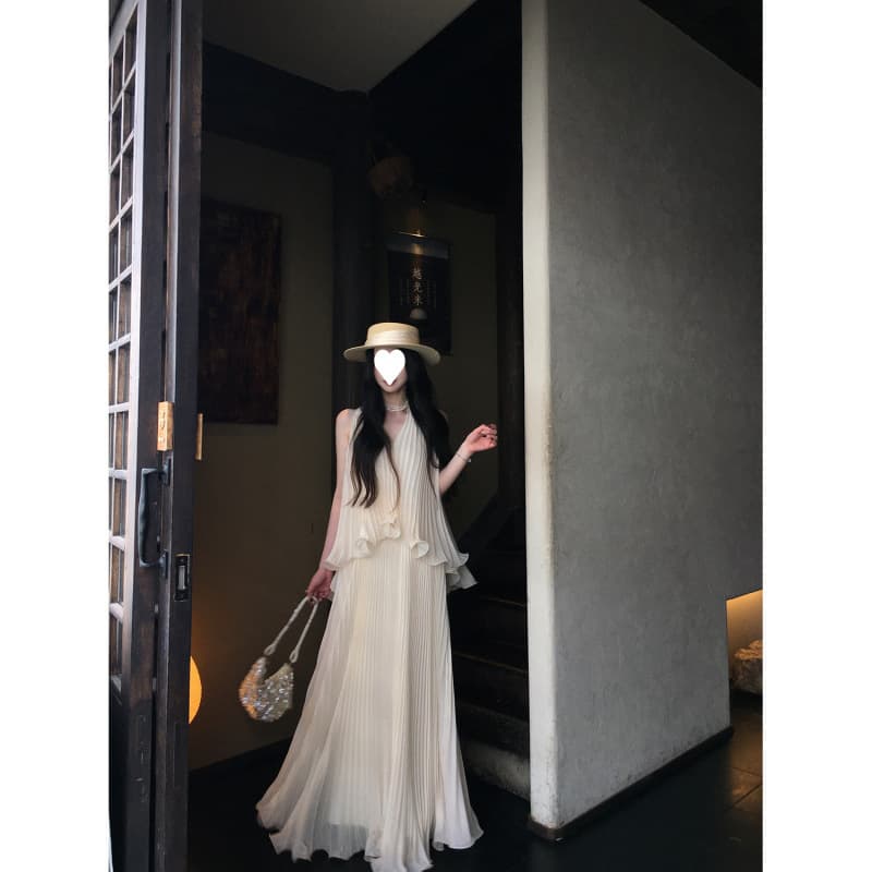 Cream apricot