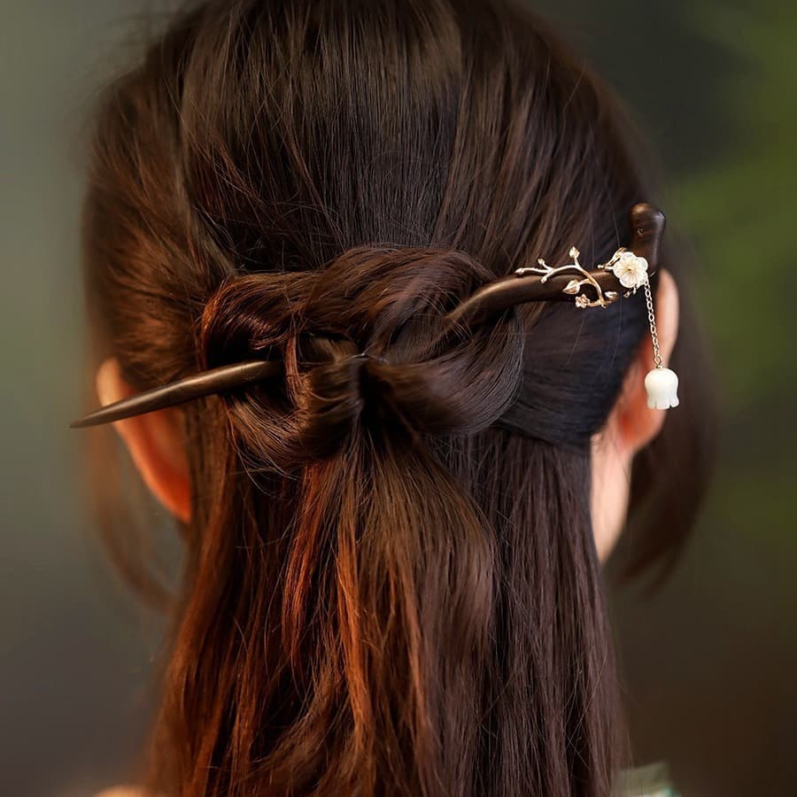 Lily of the valley rabbit hairpin [natural ebony]