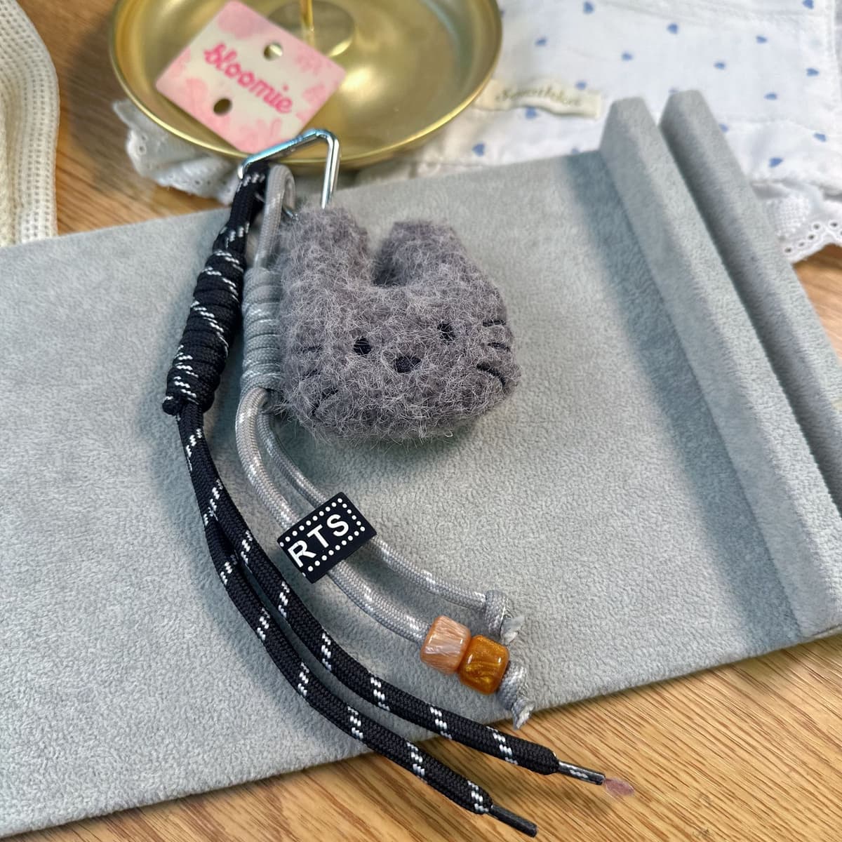 High-grade gray
