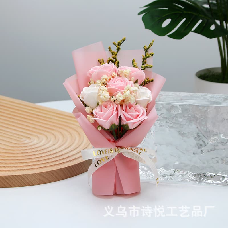 7 pink and white mixed rose bouquet