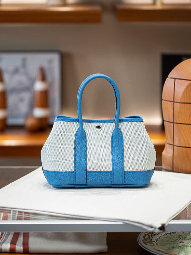 Tanzania blue canvas (without gift box and long shoulder strap)