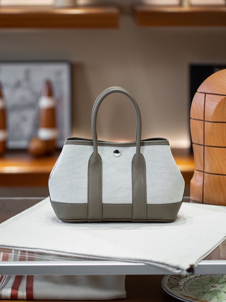Cumulonimbus gray canvas (without gift box and long shoulder strap)