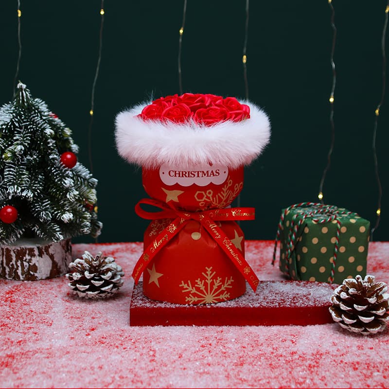 Crimson snow mystery gift [7 roses]