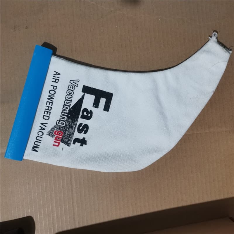 Blowing and suctioning bag