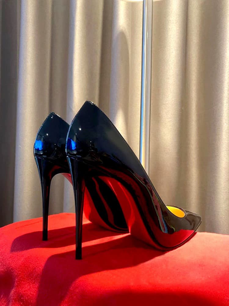 Black [choose 9cm red bottom]