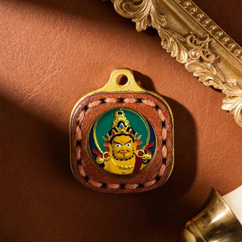 Yellow god of wealth bust (green background)