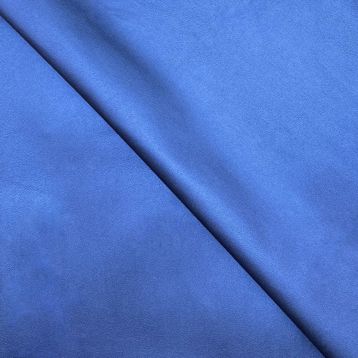 Pearlescent blue