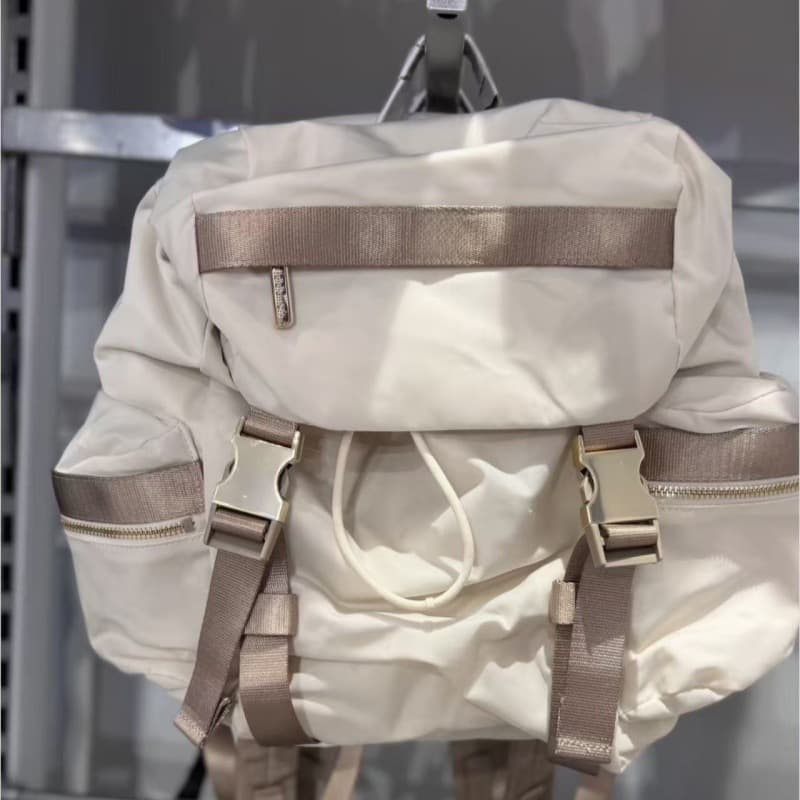 White and khaki 14l