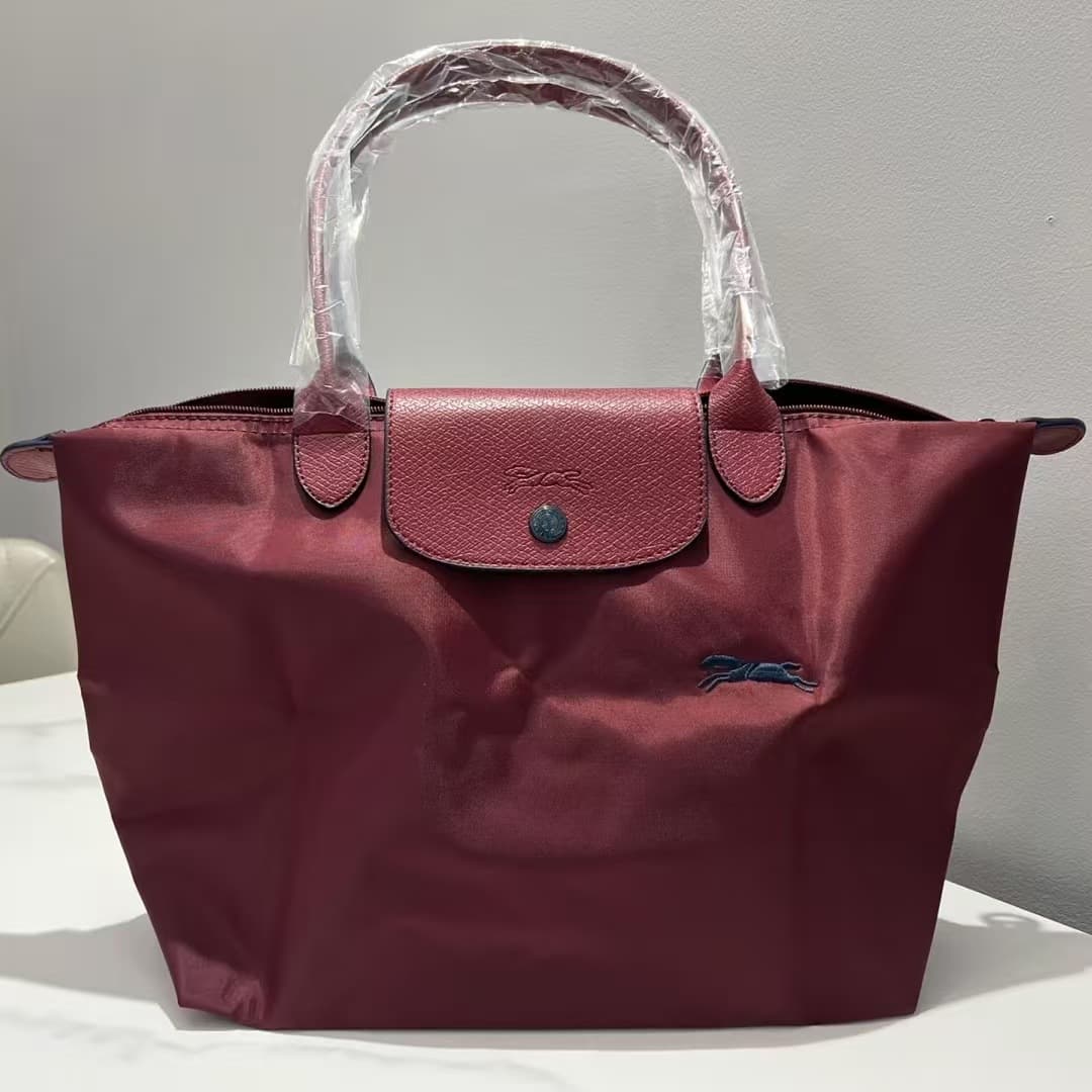 Anniversary burgundy