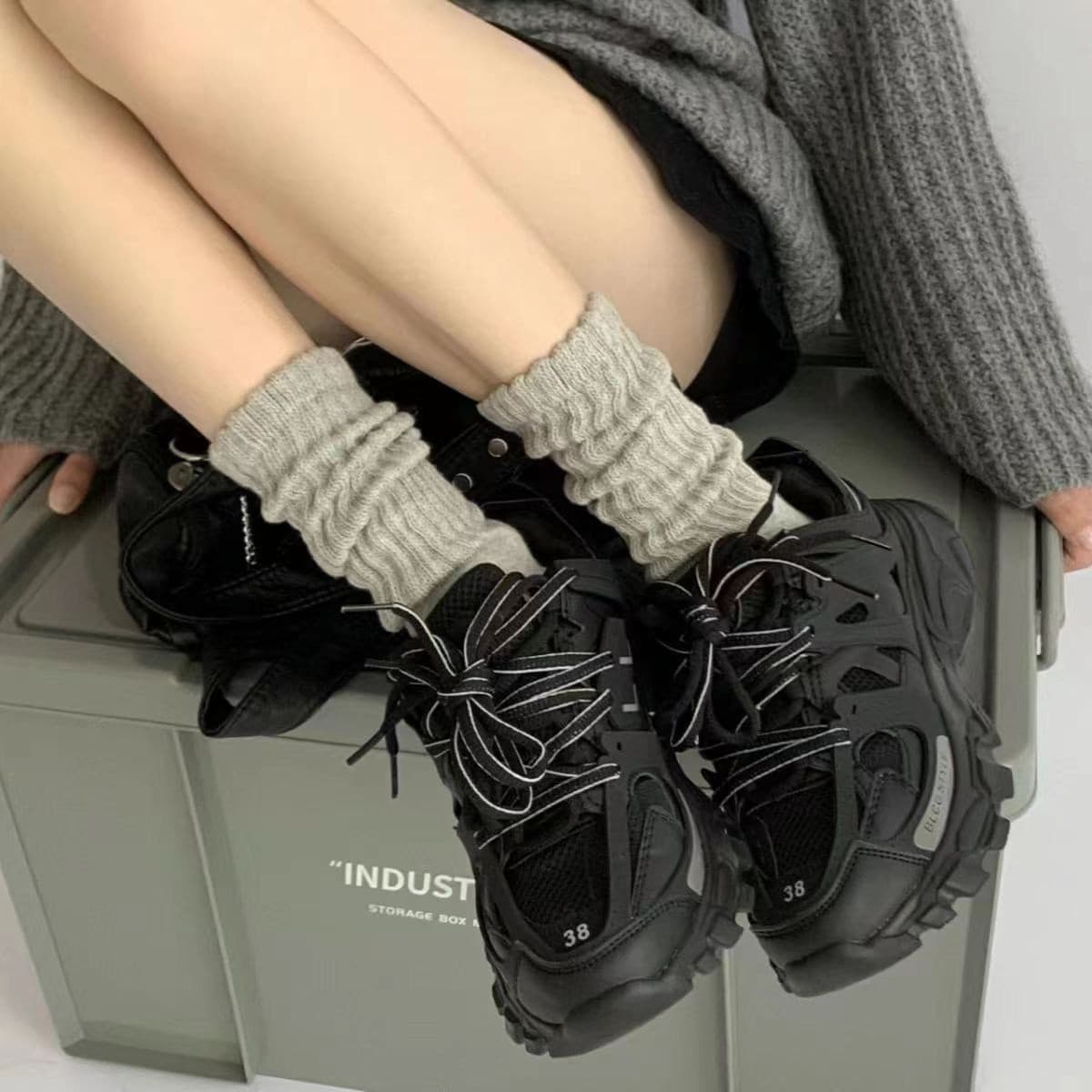080 piles of socks [grey]