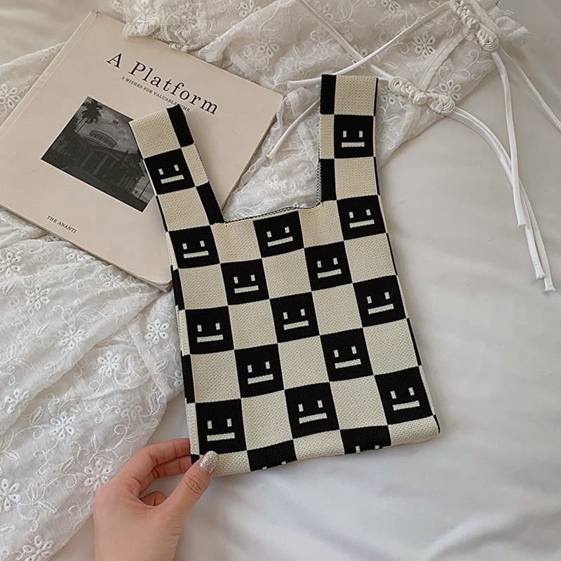Square smiley face-black rice