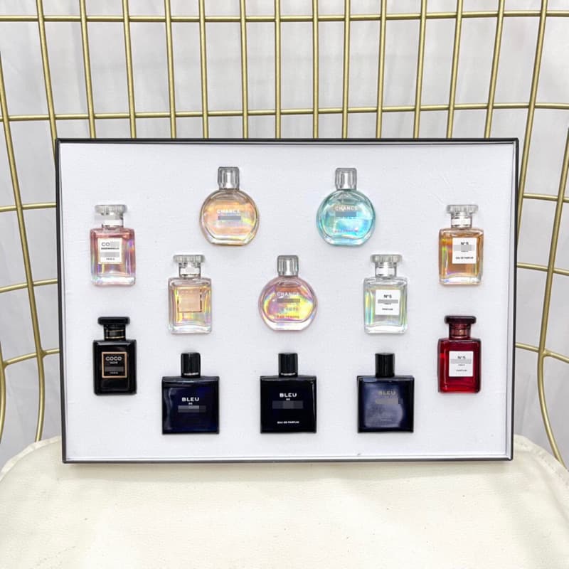 Fragrance twelve-piece set + gift bag