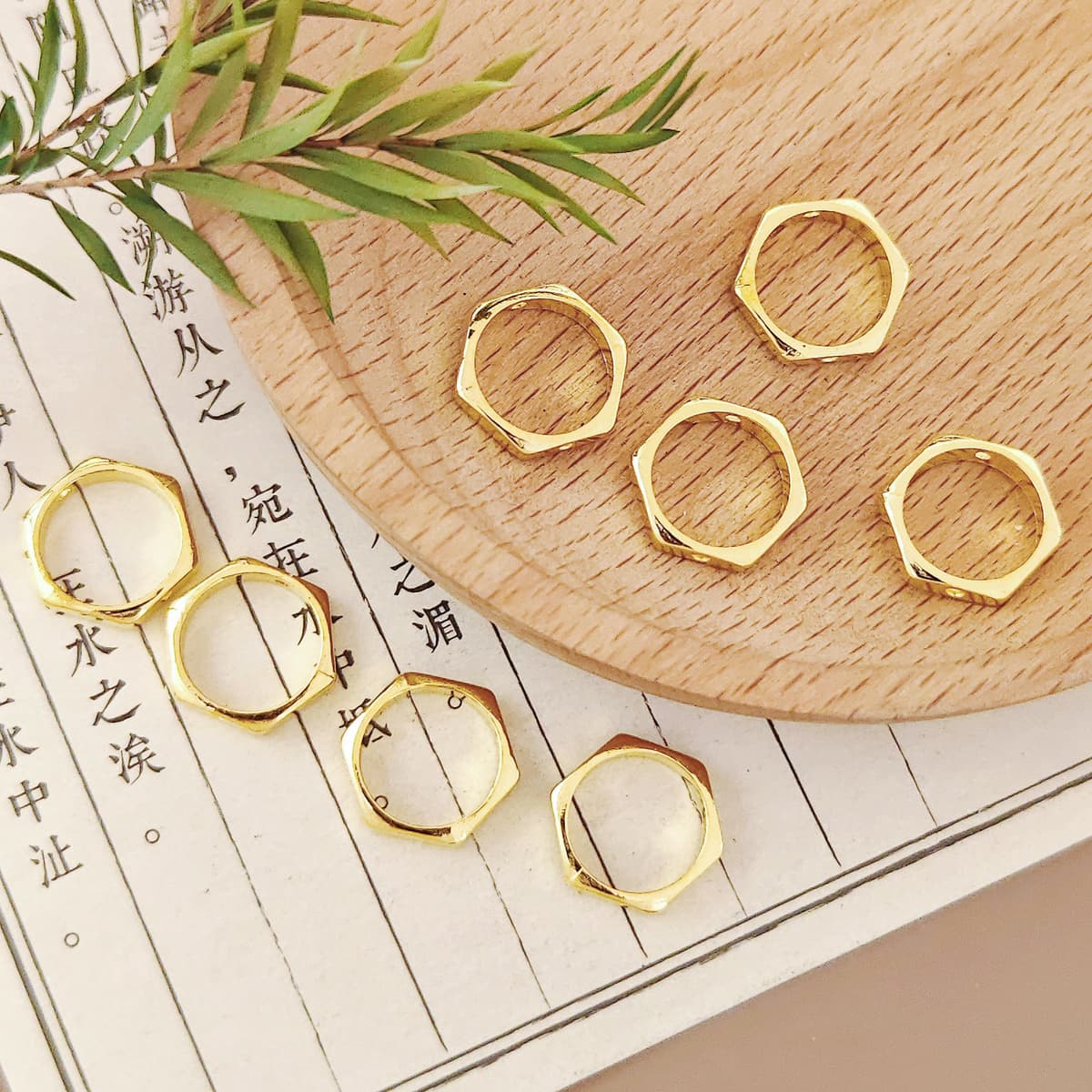 Card 8 [gold] hexagonal bead circle (11.2*10mm aperture 8.3mm) a580