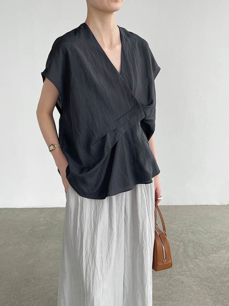 Taochuan 26 Summer V-Neck Design with Small Flutter Sleeves Women's Relaxed Pleated Sleeveless Top 26057 3