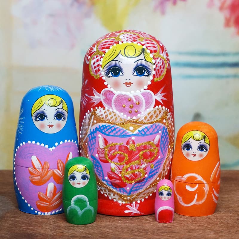 5 layers of red hearts (11cm high)