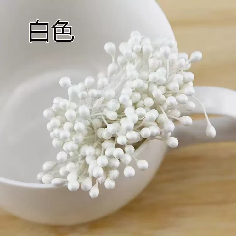 Pearlescent stamens--white