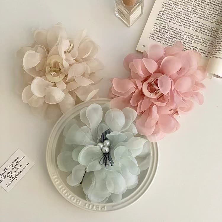 6079 chiffon flower gripper-beige