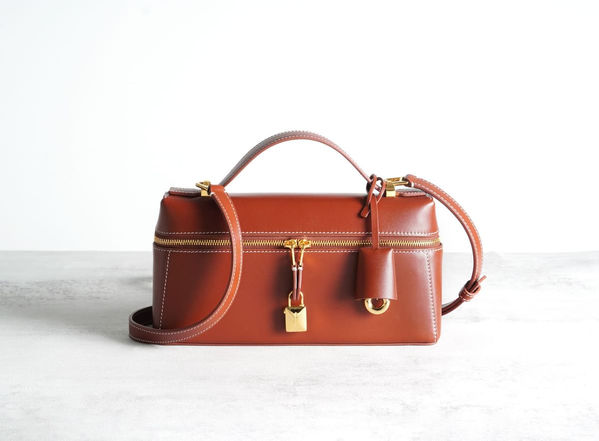 Maple leaf red