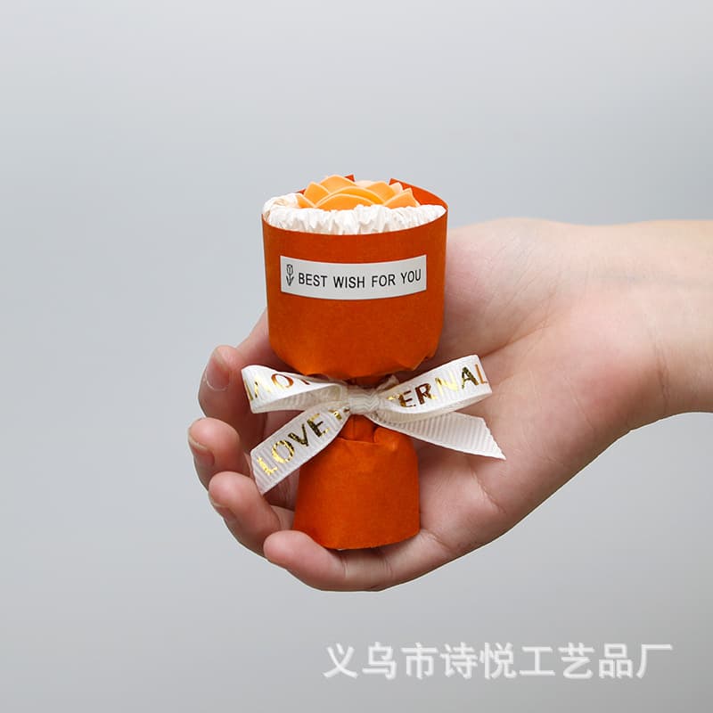 Orange palm romantic pocket bouquet